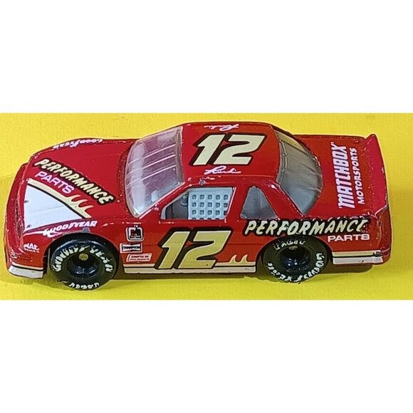 Matchbox Chevy Lumina 12 (yel) Motorsport 1/64 mb21d-55 - Picture 1 of 6